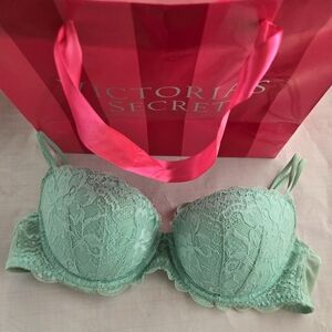 ☕️ VICTORIA'S SECRET PUSH-UP DEMI / DEMI-BUSTE PIGEONNANT BRA